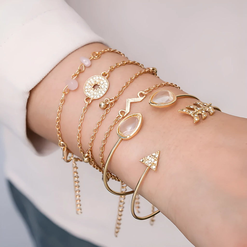 Women's six-piece gold colour zinc alloy bracelet set with arrow and water drop shaped charms