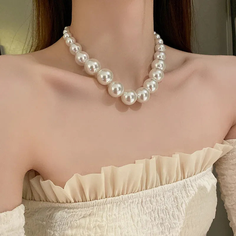 White French retro gradient pearl necklace with large and small U-shaped imitation pearls on ball bead chain, 43cm+5cm.