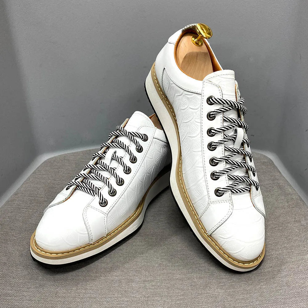 Men's pattern embossed handmade shoes in low-tube front-tie style with PU insole and microfiber lining