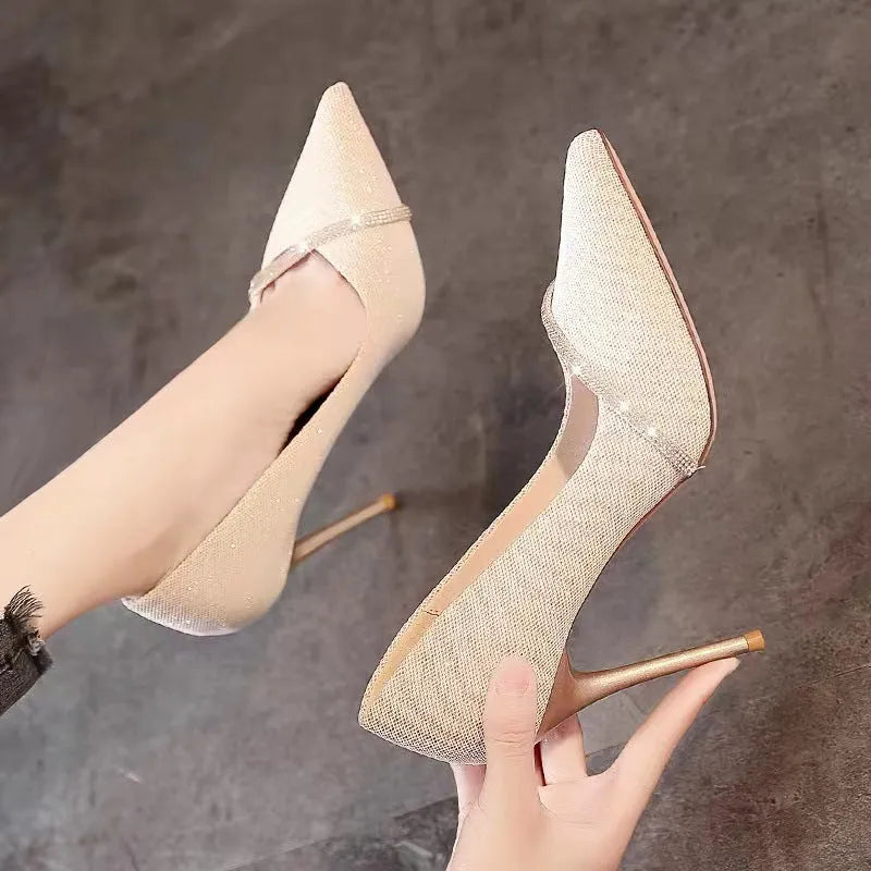 Gold and black women's stiletto high heels with pointed toe, shown in 6cm and 9cm heel options.