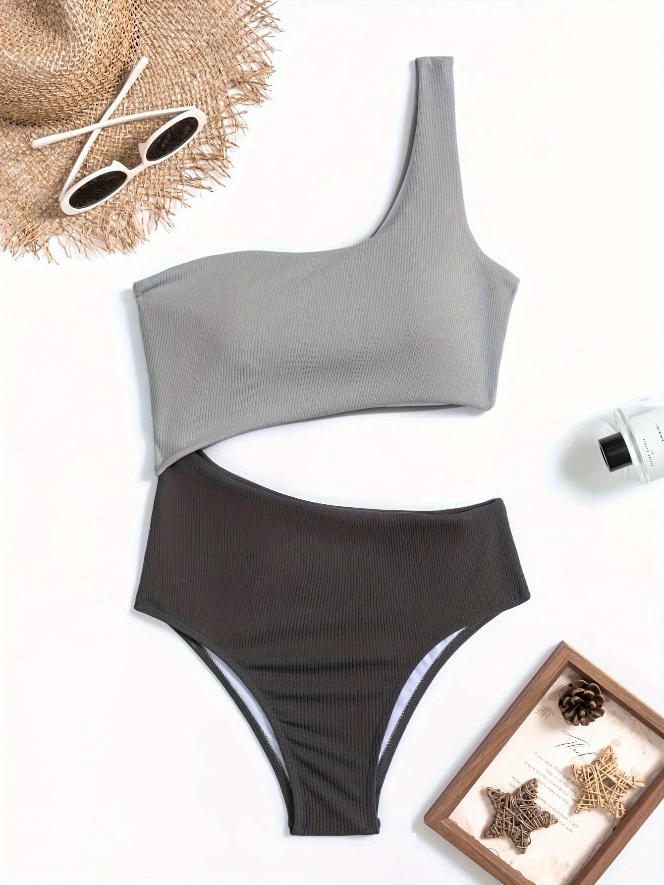 Women's solid colour one-shoulder one-piece swimsuit in polyester for swimming