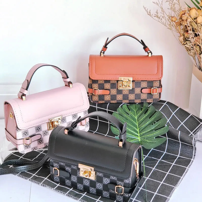 Retro small square pattern crossbody bag showing file bag interior and 19.5x7.5x12cm dimensions