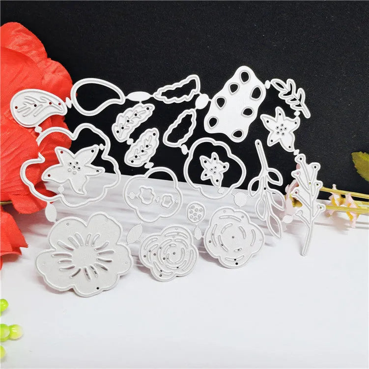 Silver carbon steel flower knife mould for paper cutting measuring 14.3x9.9cm