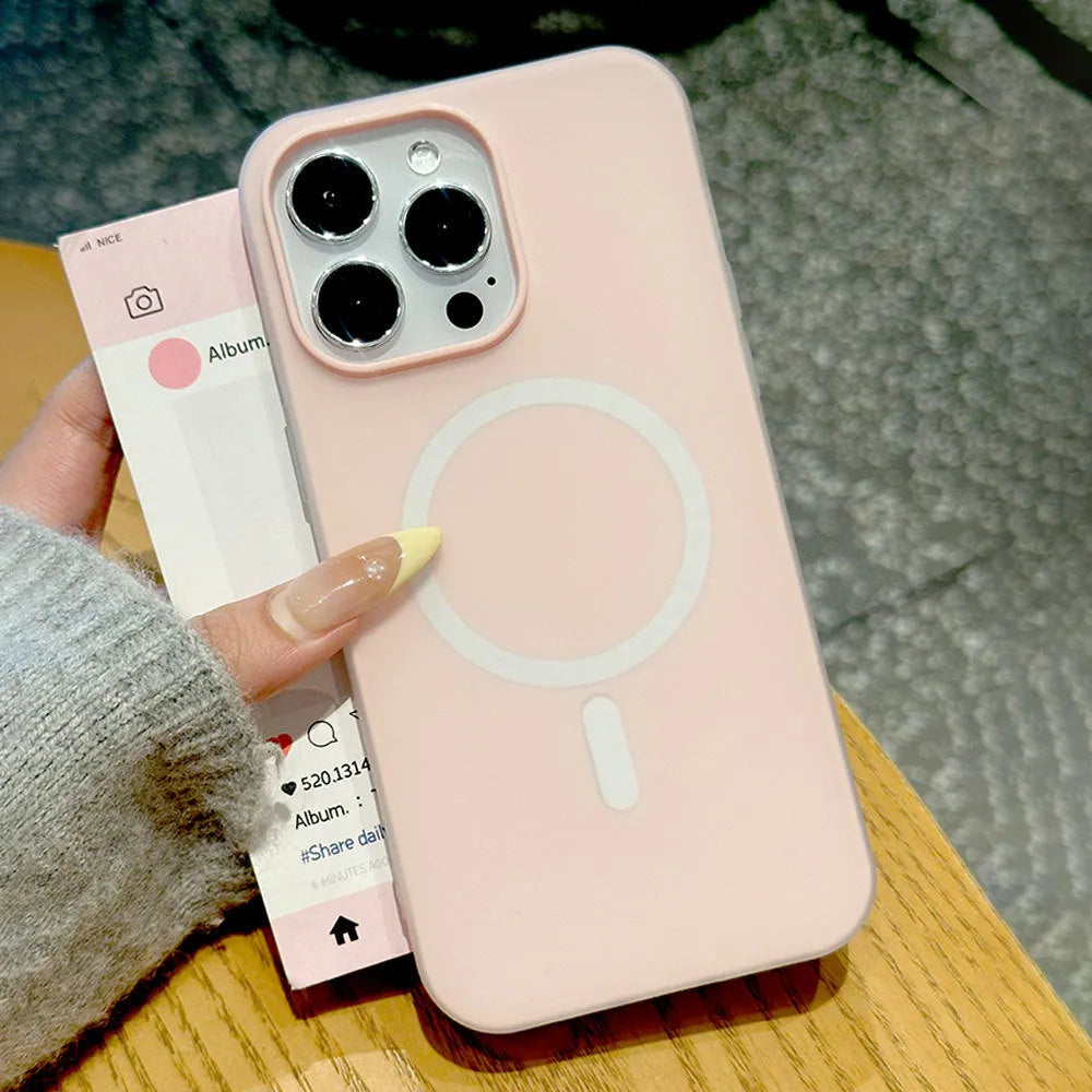 Double-layer magnetic phone case for iPhone 15 and 16 in beige, black, green, light yellow, orange, pink, rose red, light blue, purple.