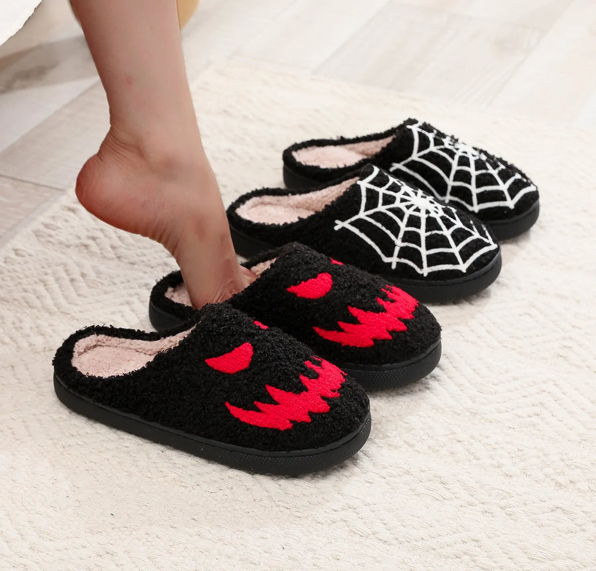 Pair of cotton indoor slippers with cartoon dachshund pattern, plastic non-slip sole, 2.5cm heel height, for men and women