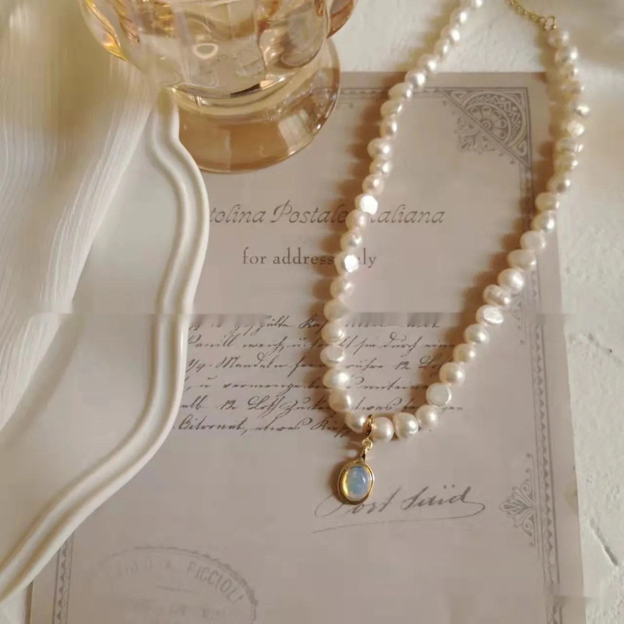Adjustable geometric pearl necklace with 21-50cm length on alloy chain with electroplated finish