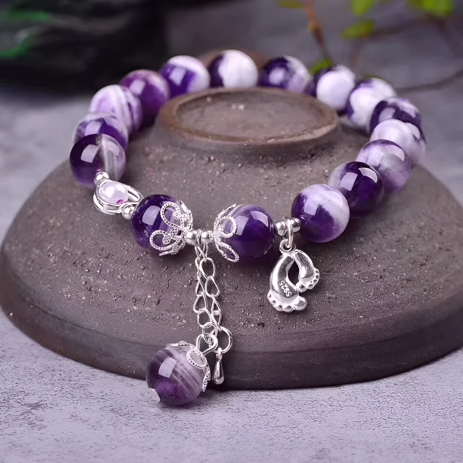 Amethyst bracelet with 10mm round beads in fashion OL style for women