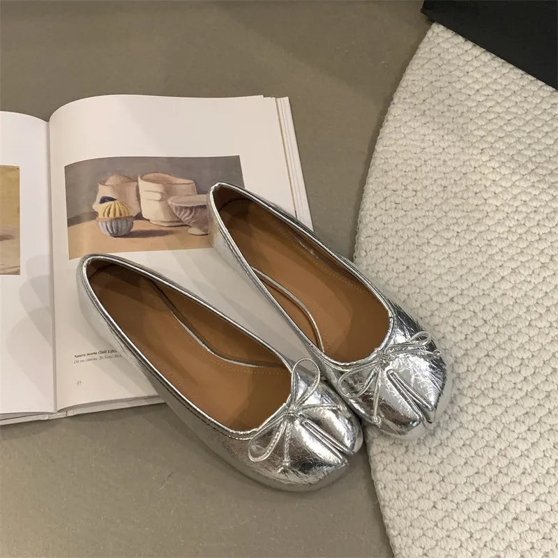 Women's split-toe flat heel pump shoes in black silver beige red colours