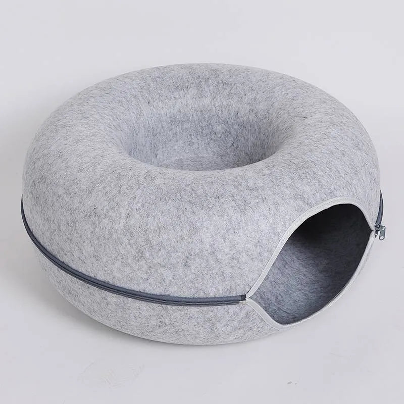 Round felt donut cat tunnel bed in light grey, 50x50x23cm, for kittens and small cats up to 8 catties.