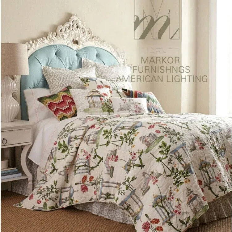Ceramic table lamp with fabric shade in American country style