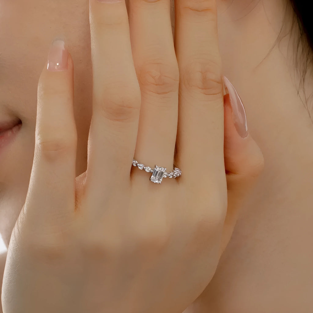 Round diamond ring for women in silver with platinum white gold colour electroplating, sizes 5 to 9