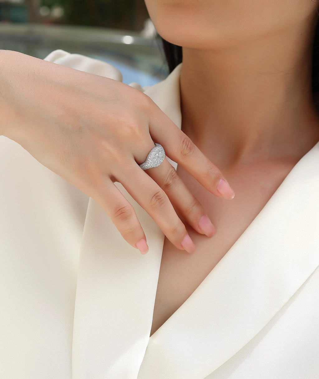 Moissanite wedding ring set in S925 silver with platinum plating, sizes 5 to 9, under 0.1 carat stones, gift box and GRA certificate