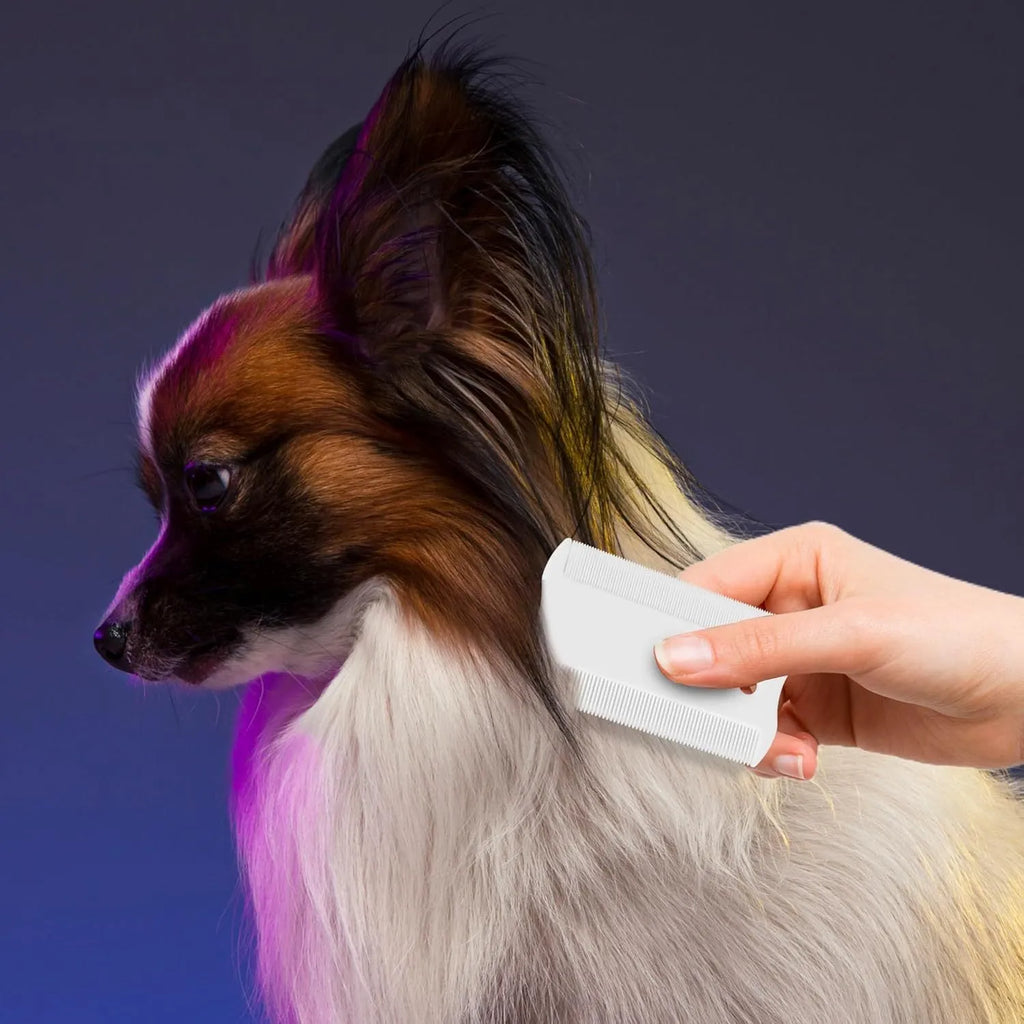 Double-sided flea comb for pets with dense teeth, measuring 0.85cm wide and 5cm long